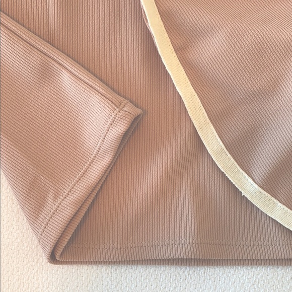 Storets Bell Sleeve Beige Top Size Small - Picture 3 of 8